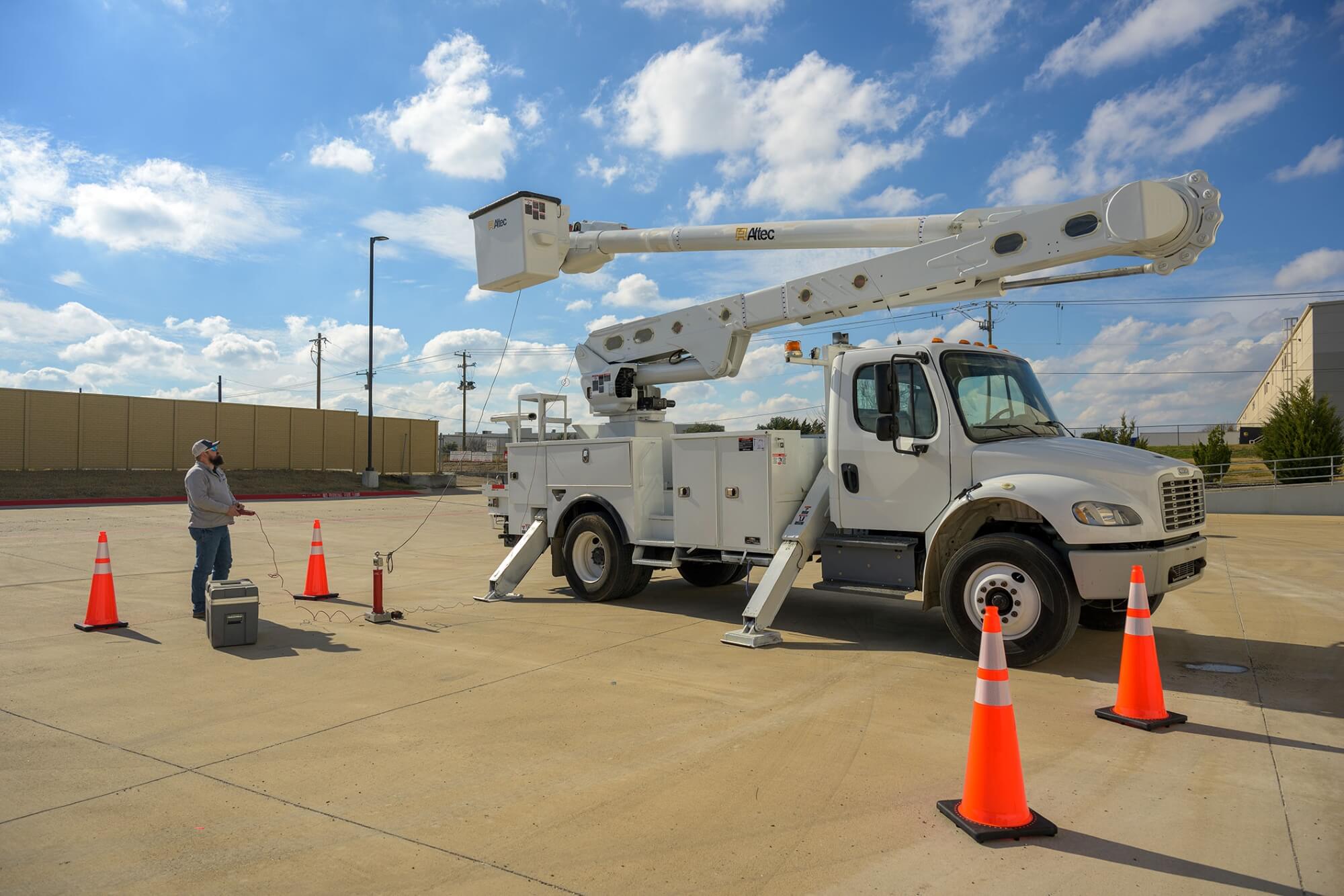Altec Bucket truck