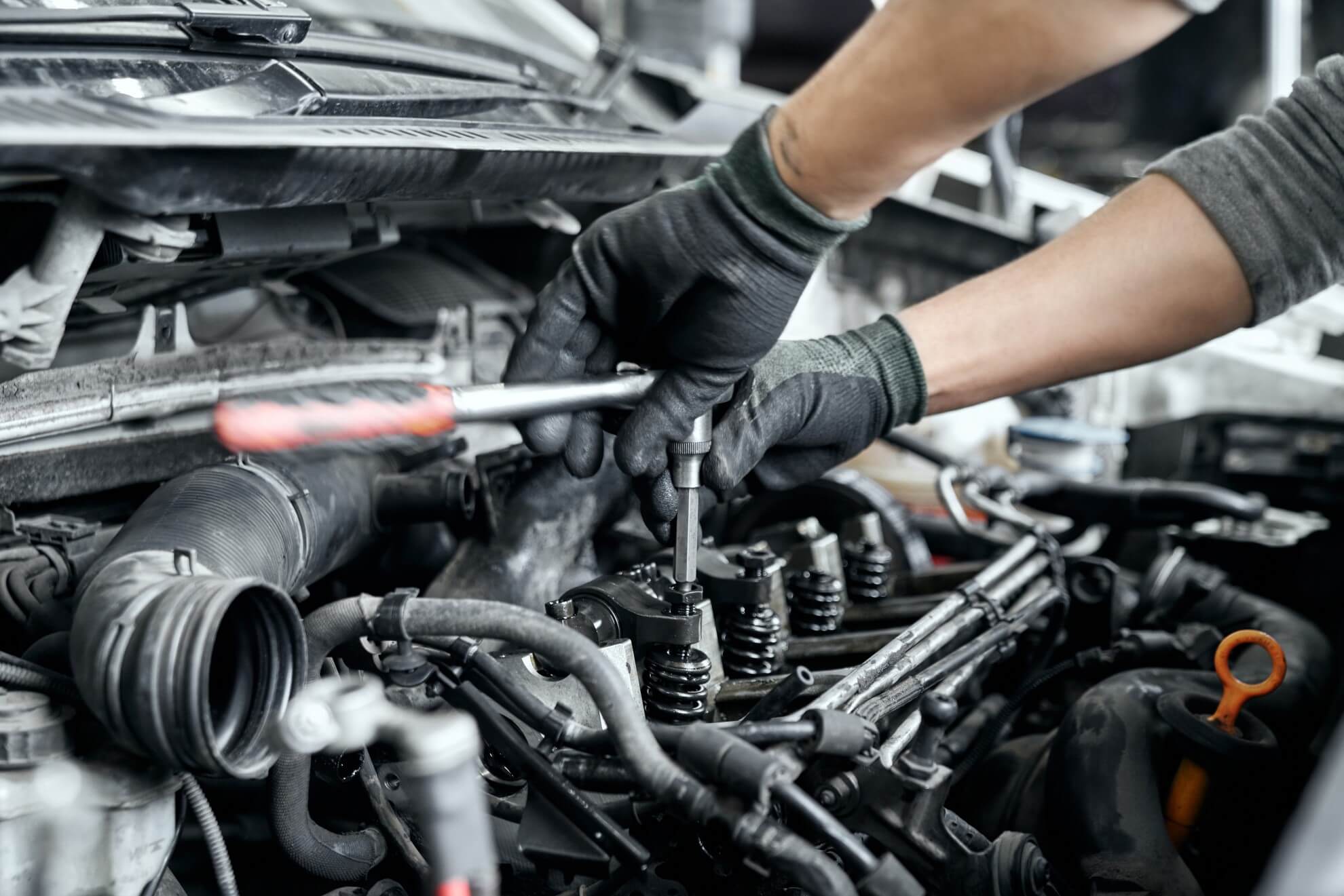 Servicing an Engine